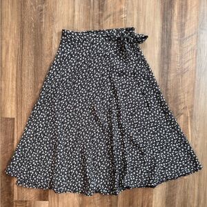 Vintage Express Black and White Floral Patterned A-Line Wrap Skirt, XS